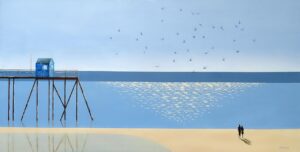 Galeria Wiele Sztuki, obraz akrylowy pt. Perfect Moments 15 przedstawiający krajobraz morski, plażę, molo na drewnianych palach i dwie ludzkie sylwetki.