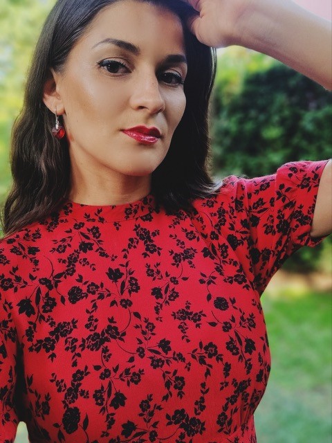 Galeria Wiele Sztuki, zdjęcie profilowe artystki Khrystyny Hladki do biogramu malarki na stronie galerii 