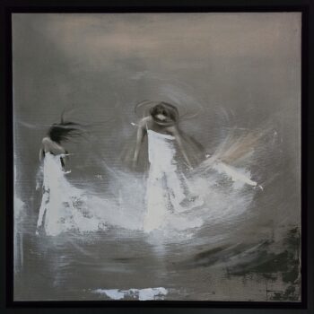 Obraz przedstawia dwie tańczące kobiety w białych sukniach. Dominującym kształtem w obrazie są obu sylwetki kobiet. Ich kształty te są smukłe i delikatne, co podkreśla kobiecość postaci. Suknie kobiet są długie i faliste.