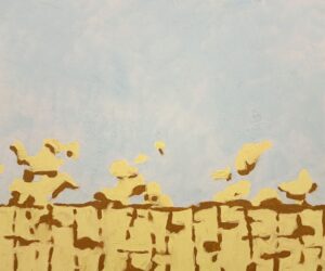 Zdjęcie przedstawia obraz autorstwa Bożeny Paluch pod tytułem „Brzeg”. Praca powstała w 2023 r. w czasie XII Kazimierskiej Pleneriady Uczelni Artystycznych i jest zainspirowana urokliwymi widokami Kazimierza nad Wisłą. Widzimy na niej nagrzany słońcem brzeg obmywany falami rzeki. Obraz przy ograniczonej palecie jest pełen subtelnych niuansów kolorystycznych, które nadają mu delikatności i liryzmu oraz podkreślają kontrast pomiędzy fakturalnymi kamieniami a gładką taflą wody.