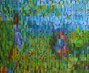 Zdjęcie przedstawia obraz olejny autorstwa młodej poznańskiej malarki Bożeny Paluch. Powstał na podstawie zdjęcia z dzieciństwa artystki, na którym biegnie przez kwitnący ogród. Przedstawia baśniowy ogród za ażurową bramą, oddzielającą widza od przedstawione sceny. Obraz jest namalowany przy wykorzystaniu pastelowych odcieni zieleni, błękitu i różu, co tworzy delikatną, niemalże baśniową atmosferę. Kolory te kojarzą się z naturą, wiosną i kwitnącymi ogrodami, co wzmacnia wrażenie dziecięcej beztroski. Artystka, poprzez zastosowanie abstrakcyjnych form i delikatnej kolorystyki, stworzyła dzieło, które wykracza poza ramy dosłownego przedstawienia rzeczywistości. Obraz jest zaproszeniem do własnej podróży w głąb pamięci, do świata marzeń i fantazji.