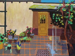 Zdjęcie przedstawia obraz olejny autorstwa Bożeny Paluch pod tytułem „Wtorek 12:30”. Na obrazie widać fragment ogrodu. W centralnej części, na wprost widza znajdują się drewniane, jasno brązowe drzwi prowadzące do budynku. Po lewej stronie kompozycji na wyłożonym nierównymi kamieniami podwórku są ustawione doniczki z różnokolorowymi kwiatami. Po stronie prawej jest kran ogrodowy, z którego tryska woda i rozpryskuje się na ziemi. W tle widać ścianę budynku, gałęzie drzewa oraz jasno niebieski fragment nieba. Obraz jest namalowany w żywych, ciepłych kolorach, co tworzy przyjemną, letnią atmosferę.