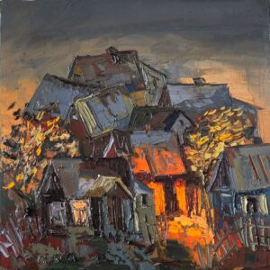Na tym olejnym obrazie widzimy niewielką podlaską wieś, uwiecznioną w ciepłych, jesiennych barwach. Dominują drewniane domy z charakterystycznymi dachami, które tworzą zwartą zabudowę. Drzewa na pierwszym planie mają złote liście, co sugeruje późną jesień. Ciepłe światło wydobywające się z jednego z domów tworzy kontrast z chłodniejszą kolorystyką reszty obrazu, nadając mu głębię i tworząc intymny nastrój. Całość sprawia wrażenie spokoju i nostalgii, jakby artysta chciał zatrzymać w czasie ten urokliwy, wiejski pejzaż. Obraz dostępny w galerii Wiele Sztuki.