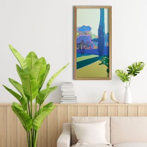 Na zdjęciu jest wizualizacja wiszącego na ścianie obrazu akrylowego autorstwa warszawskiej malarki Joanny Sułek-Malinowskiej. Jest to malarska interpretacja śródziemnomorskiego krajobrazu, uchwyconego w delikatnym świetle wczesnego poranka. Dominującym elementem jest smukły cyprys, który wznosi się na tle delikatnego, pastelowego nieba. Obraz jest dostępny w Galerii Wiele Sztuki.