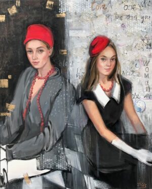 Intymny portret dwóch przyjaciółek spędzających czas w modnej kawiarni. Kolorowe graffiti na ścianie dodaje energii i nowoczesności kadrowi. Obraz dostępny w Galerii Wiele Sztuki.