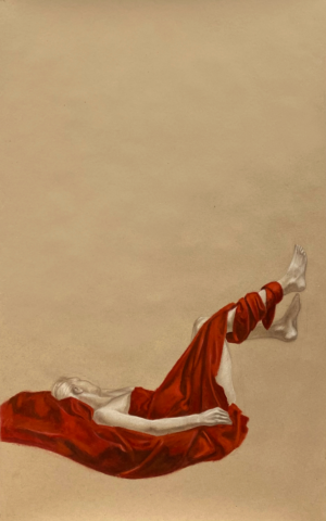 Rysunek przedstawiający leżącą postać kobiety spowitej w tkaninę o mocnym, czerwonym kolorze. Modelka jest przedstawiona na tle jednolitego, beżowego tła. Praca jest dostępna w Galerii Wiele Sztuki.