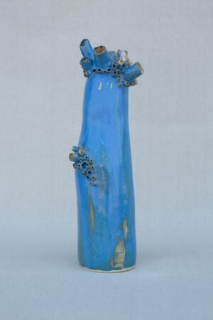 Ręcznie formowana forma ceramiczna z kolekcji 