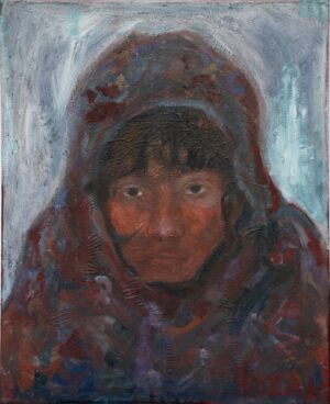 Obraz olejny 'Marznę' Aleksandry Kozak, rok 2025. Portret kobiecej postaci z narzuconą na głowę grubą chustą, z rumianymi policzkami i zmarzniętym wyrazem twarzy. Wyraziste pociągnięcia pędzla, gruba faktura. Dzieło dostępne w internetowej Galeria Wiele Sztuki. Sztuka współczesna, malarstwo figuratywne, obrazy na sprzedaż, sztuka do wnętrz, polski artysta. Format 40x50 cm, olej na płótnie.