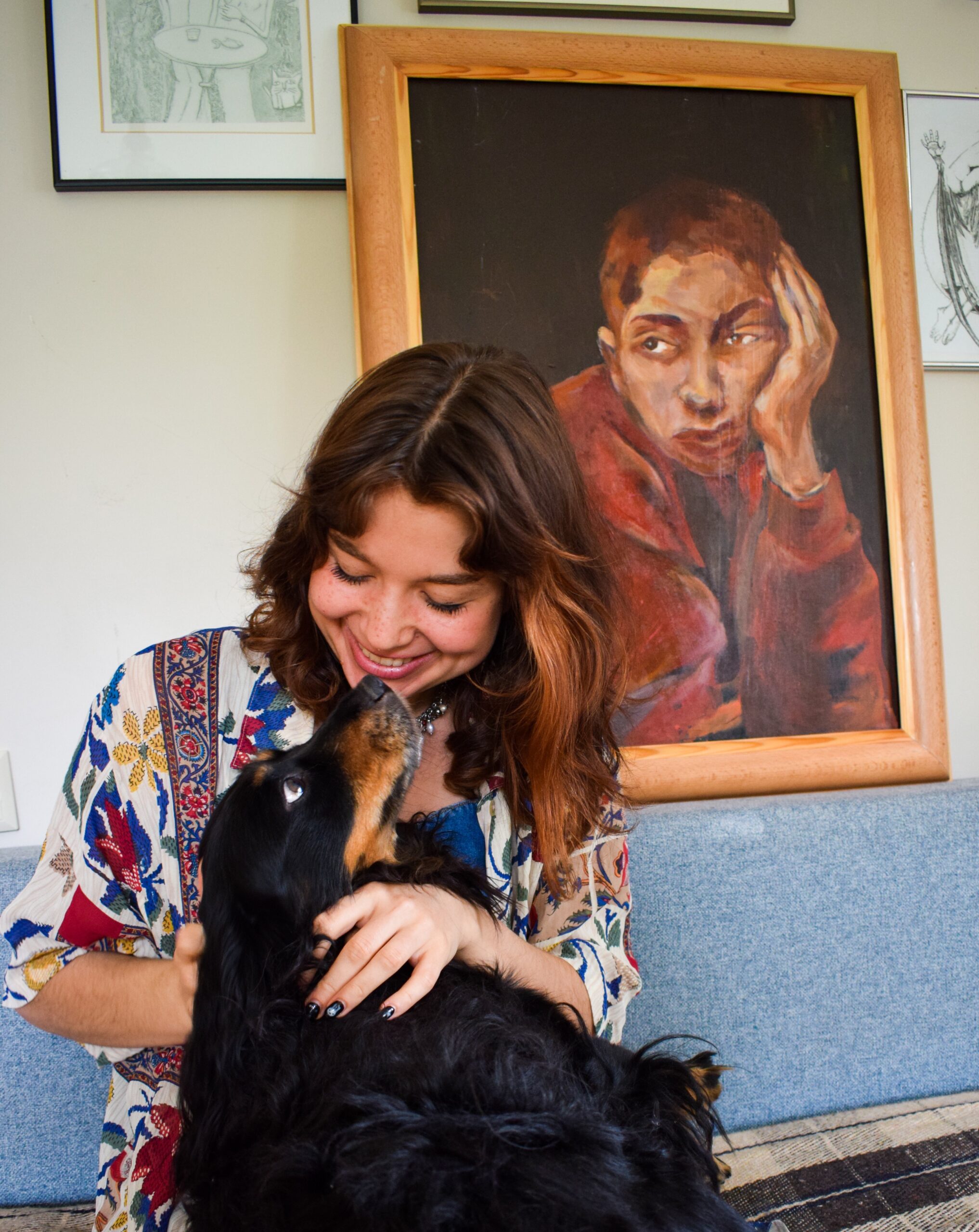 Zdjęcie malarki Aleksandry Kozak profilu artystki na stronie sklepu Internetowego prowadzonego przez Galerię Wiele Sztuki.