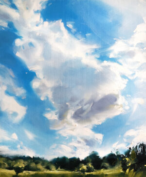 Obraz olejny „Spójrz mi w słońce” (2025) Kariny Jaźwińskiej, dostępny w Galerii Wiele Sztuki. Wertykalny pejzaż przedstawiający słoneczną, letnią łąkę i dynamiczne, malarskie chmury na błękitnym niebie. Liryczne polskie malarstwo współczesne na sprzedaż.