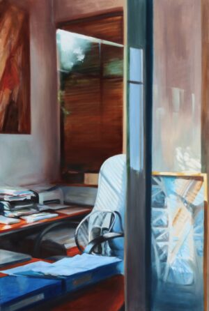 Obraz olejny, Oliwka Strzopa, Podwójne okno II (poranek) 2023, 100x150 cm, wnętrze biura, popołudniowe światło, żaluzje, malarstwo współczesne, realizm, Galeria Wiele Sztuki, obrazy na sprzedaż.