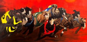 Obraz olejny „Ostatnie okrążenie” (2025) autorstwa Nikoli Kingi Woźniak. Monumentalny (240x120 cm), dynamiczny obraz przedstawiający wyścig chartów na tle intensywnej czerwieni. Ekspresyjne malarstwo współczesne na sprzedaż, dostępne w Galerii Wiele Sztuki.