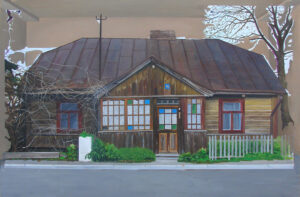 Galeria Wiele Sztuki prezentuje obraz olejny Piotra Tymochowicza „Paradise lost vol 42: z cyklu „Homeland)”. Kompozycja przedstawia front starego, drewnianego domu z przeszkloną werandą i numerem 14, umieszczony w surowym, galeryjnym wnętrzu z fragmentami drzew po bokach.