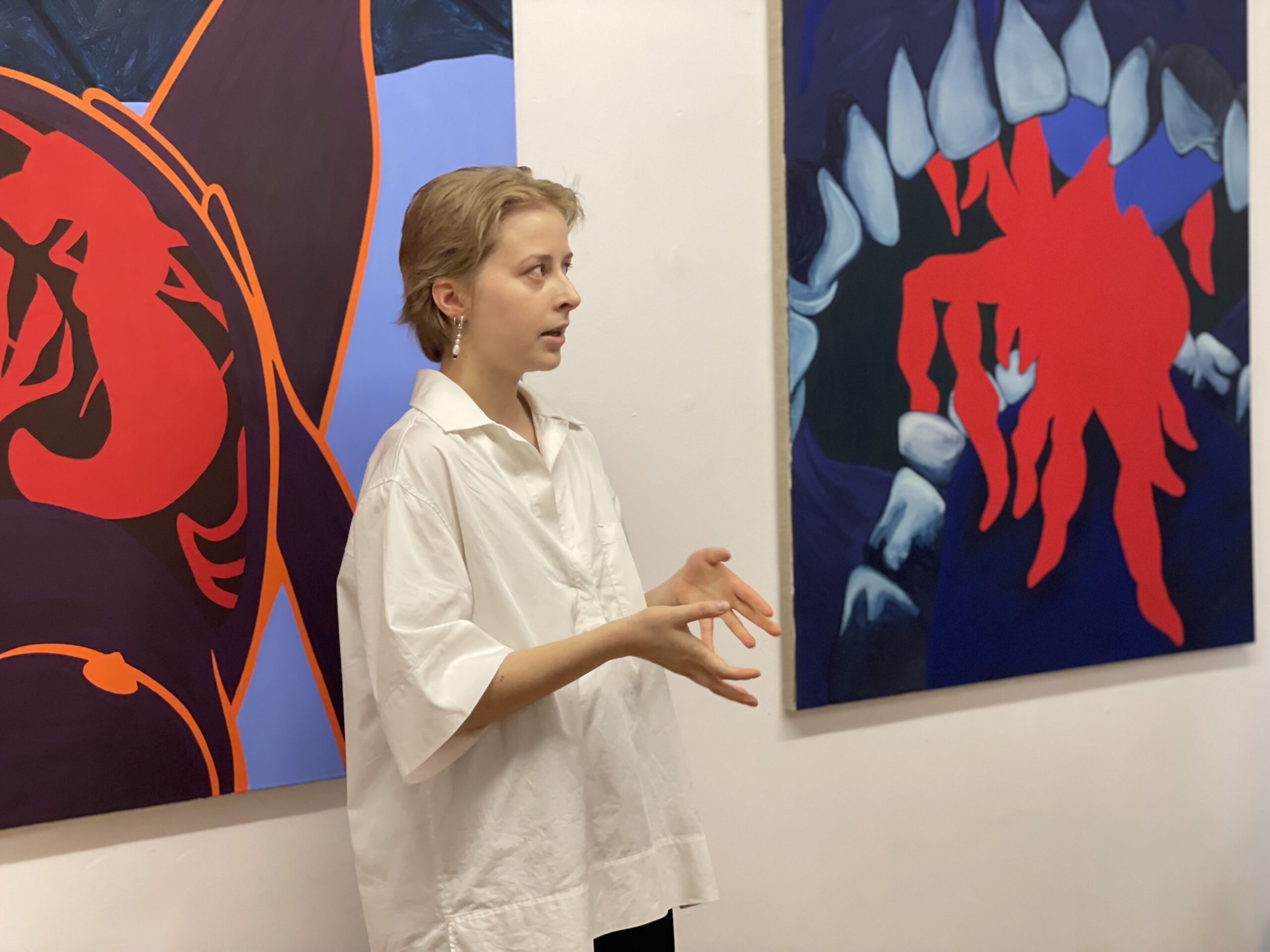 Galeria Wiele Sztuki, artystka Anik Radziminska podczas obrony dyplomu, ASP Warszawa, 2024